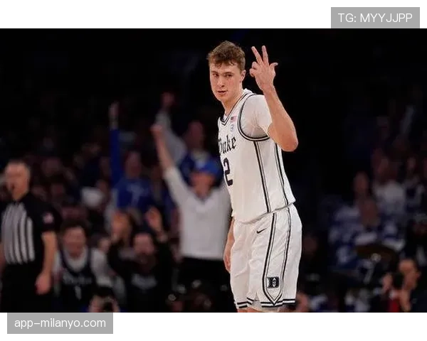 库珀·弗拉格无球跑位提升得分效率明显超过上赛季同期