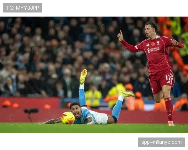 利物浦关键战一打就崩，近期问题显现对赛季走向产生影响